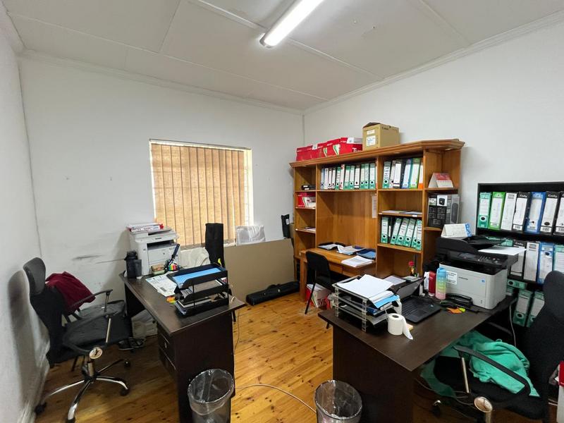 To Let commercial Property for Rent in Newton Park Eastern Cape